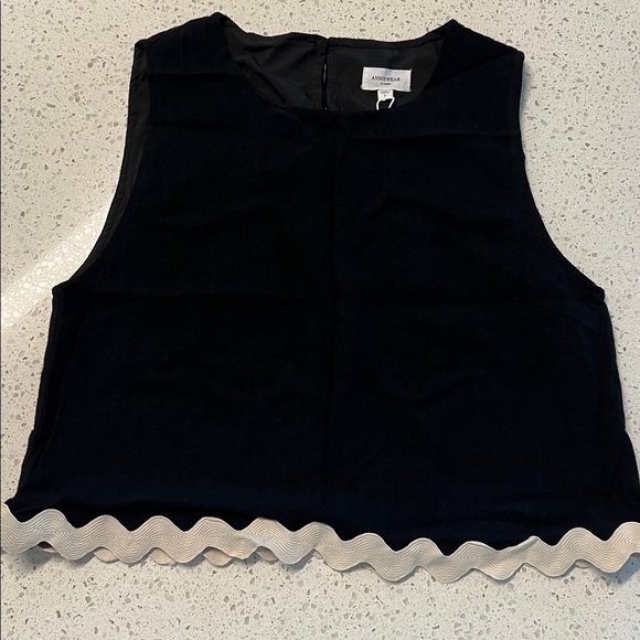 NWT ANNIEWEAR Sleeveless Top & Shorts with beige scalloped hem - Picture 5 of 9